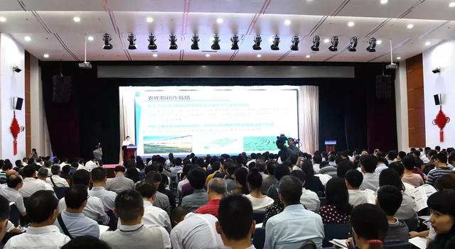 ��(du��)Ԓ�߶ˣ��Ƽ�����(gu��)֮���� ��(qi��ng)�r(n��ng)֮���������Ї�(gu��)�r(n��ng)�I(y��)�ƌW(xu��)ԺԺ�L(zh��ng)���A��Մ�r(n��ng)�I(y��)�Ƽ��l(f��)չ